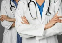 Электронная медкарта — теперь реальность. В Беларуси тестируют централизованную систему здравоохранения медики в белых халатах