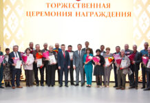 В Старых Дорогах наградили лучших тружеников и обновили районную Доску почета