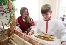 Народная студия ткачества «Удалица» в Старых Дорогах встречает 30-летний юбилей