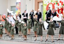 День Победы в Старых Дорогах: праздничный концерт и выступление группы «Чистый голос»