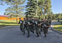 В Старых Дорогах бойцы 8-й бригады РХБЗ преодолели 5-километровый марш-бросок
