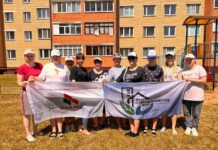 В Старых Дорогах ЖКХ и «Белая Русь» обновили детскую площадку