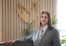 Сенатор Инна Толкачева поздравила жительниц Стародорожского района с Днем матери