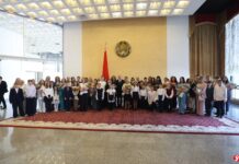 Губернатор Минской области вручил Орден матери многодетным мамам